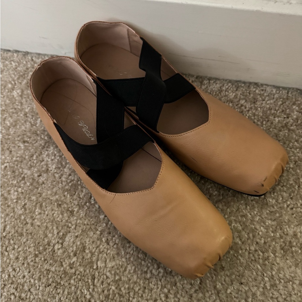 Square toe ballet flat